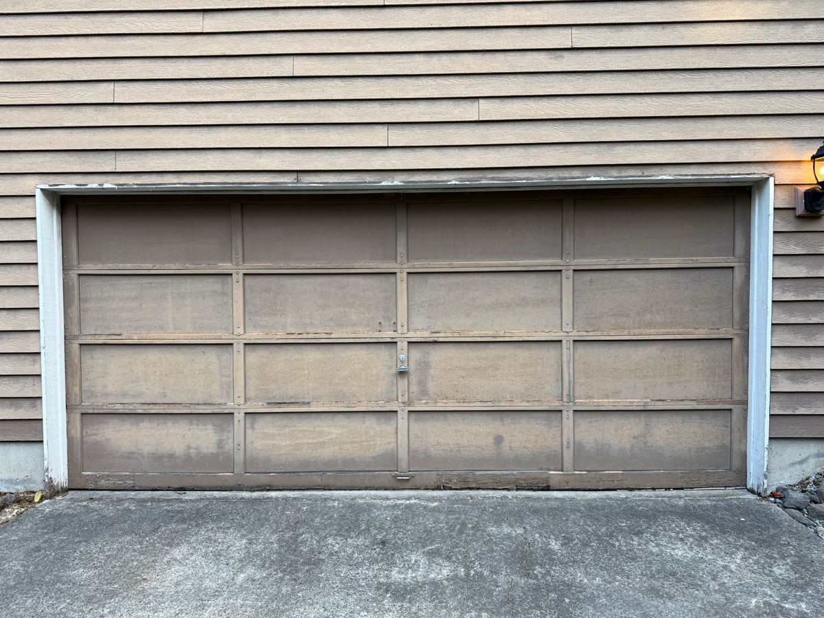Residential Projects lsd before upgraded garage door with wayne dalton 9100 16 x 7 bonney lake washington 1