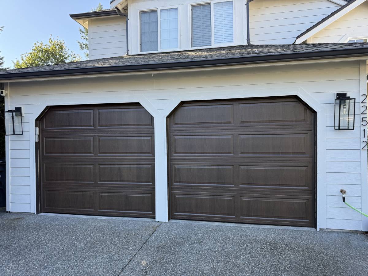 Residential Projects lsd before upgraded garage with 2 8 x 7 wayne dalton 8300 medium oak bi directional long panel maple valley wa 2