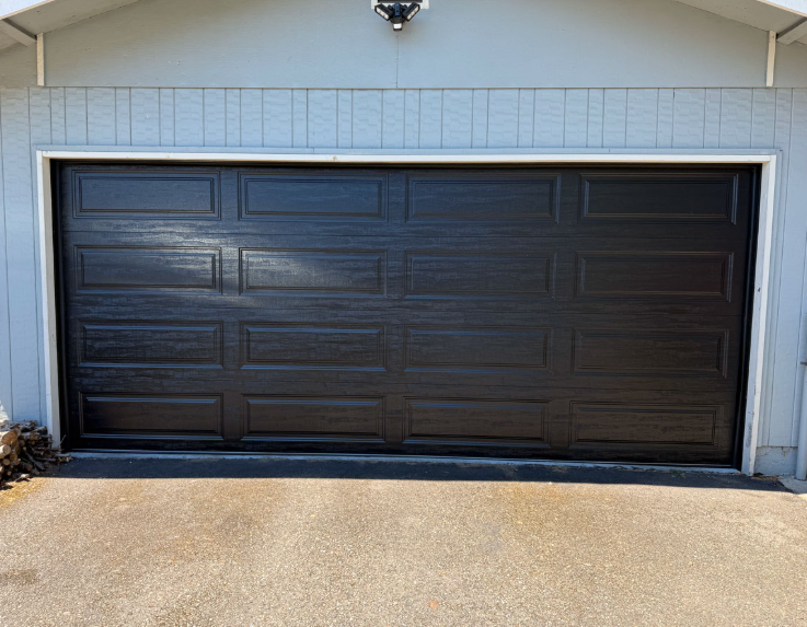 trends1 Wood-like garage door | residential garage door trends